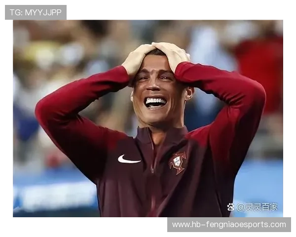 足球球星男运动员意外露鸟事件引发社交媒体热议与公众关注