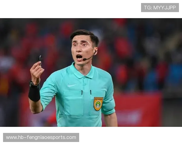 足球球星拿枪事件曝光 引发舆论热议和社会关注